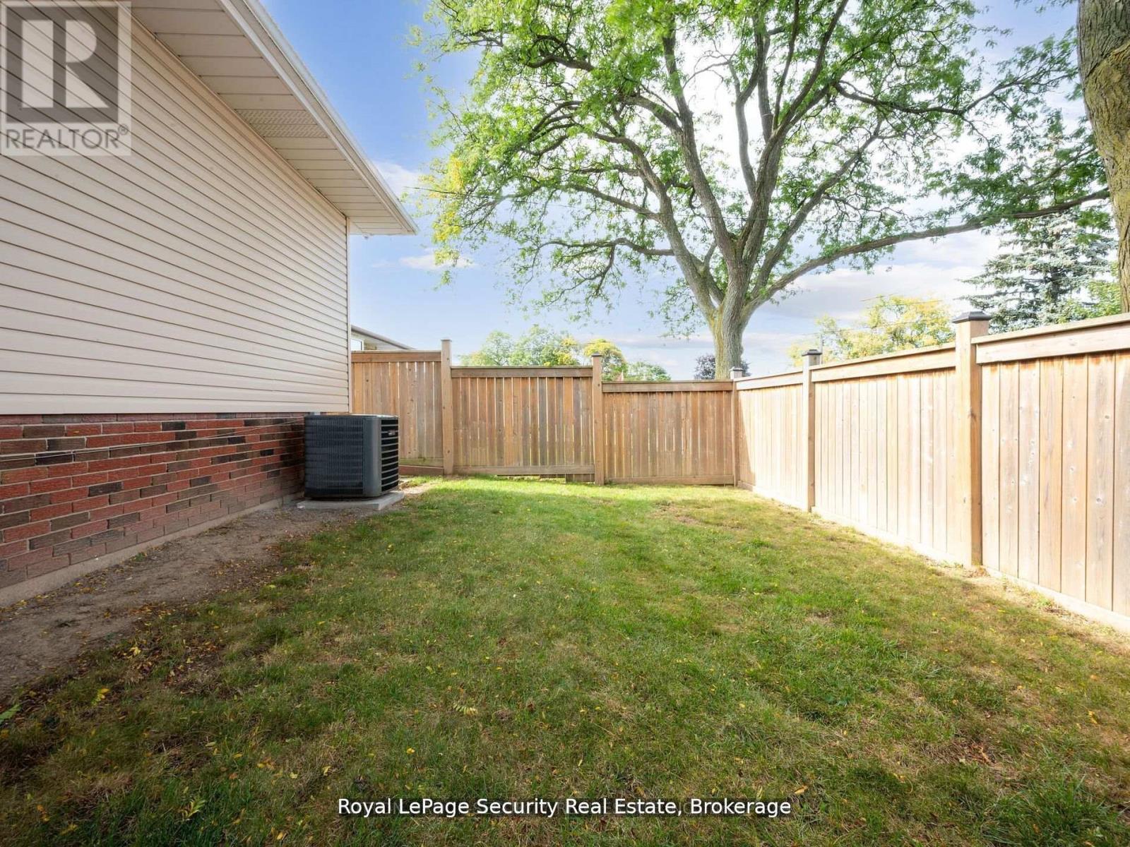 2 Maitland Avenue, Hamilton, Ontario  L9A 3J3 - Photo 40 - X12354401