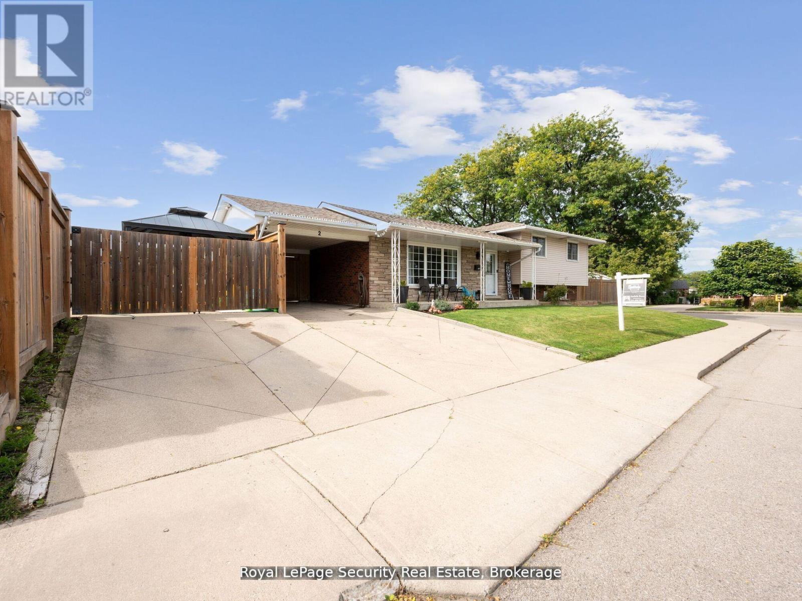 2 Maitland Avenue, Hamilton, Ontario  L9A 3J3 - Photo 5 - X12354401