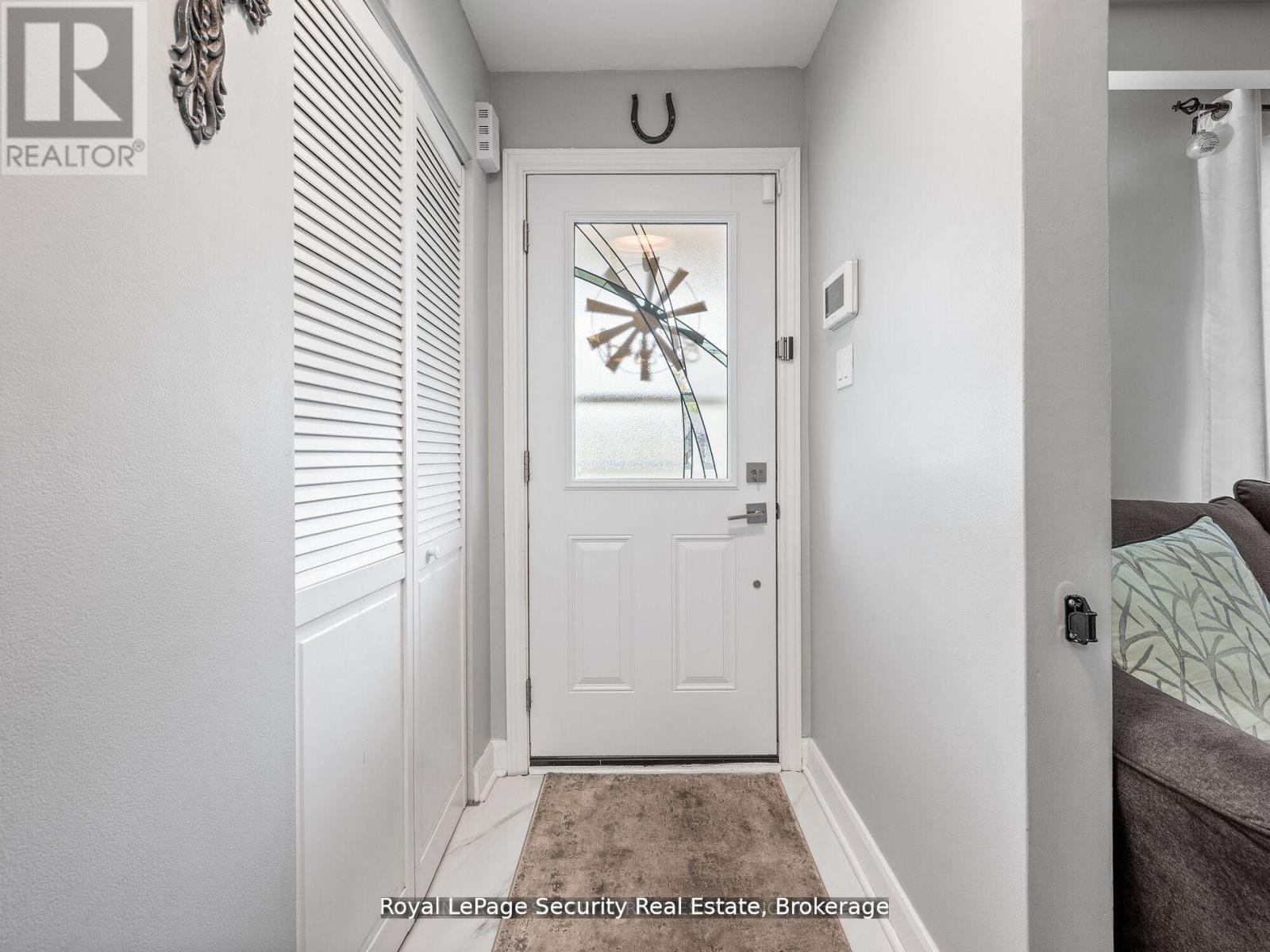 2 Maitland Avenue, Hamilton, Ontario  L9A 3J3 - Photo 7 - X12354401