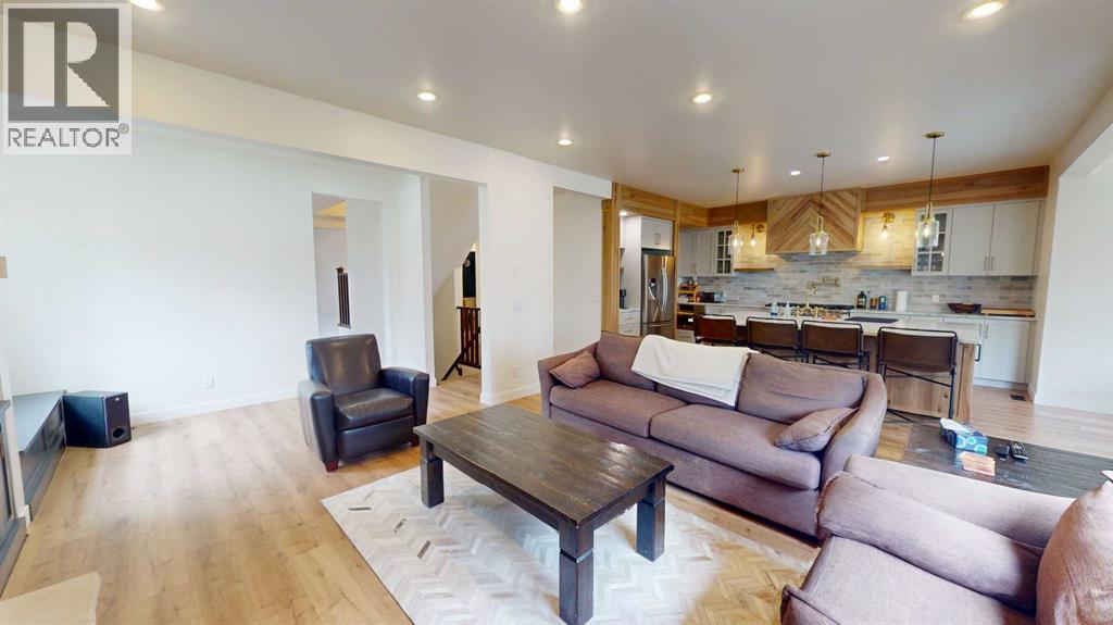 Property at 71 Crystal Shores Road image 5
