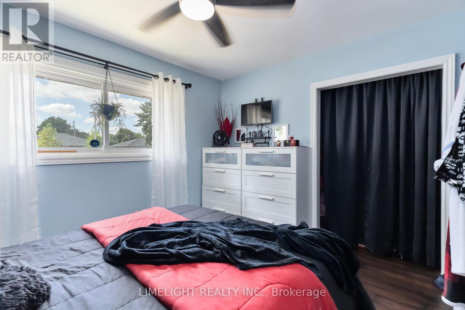 124 Susan Avenue, London East, Ontario  N5V 2G4 - Photo 15 - X12354546