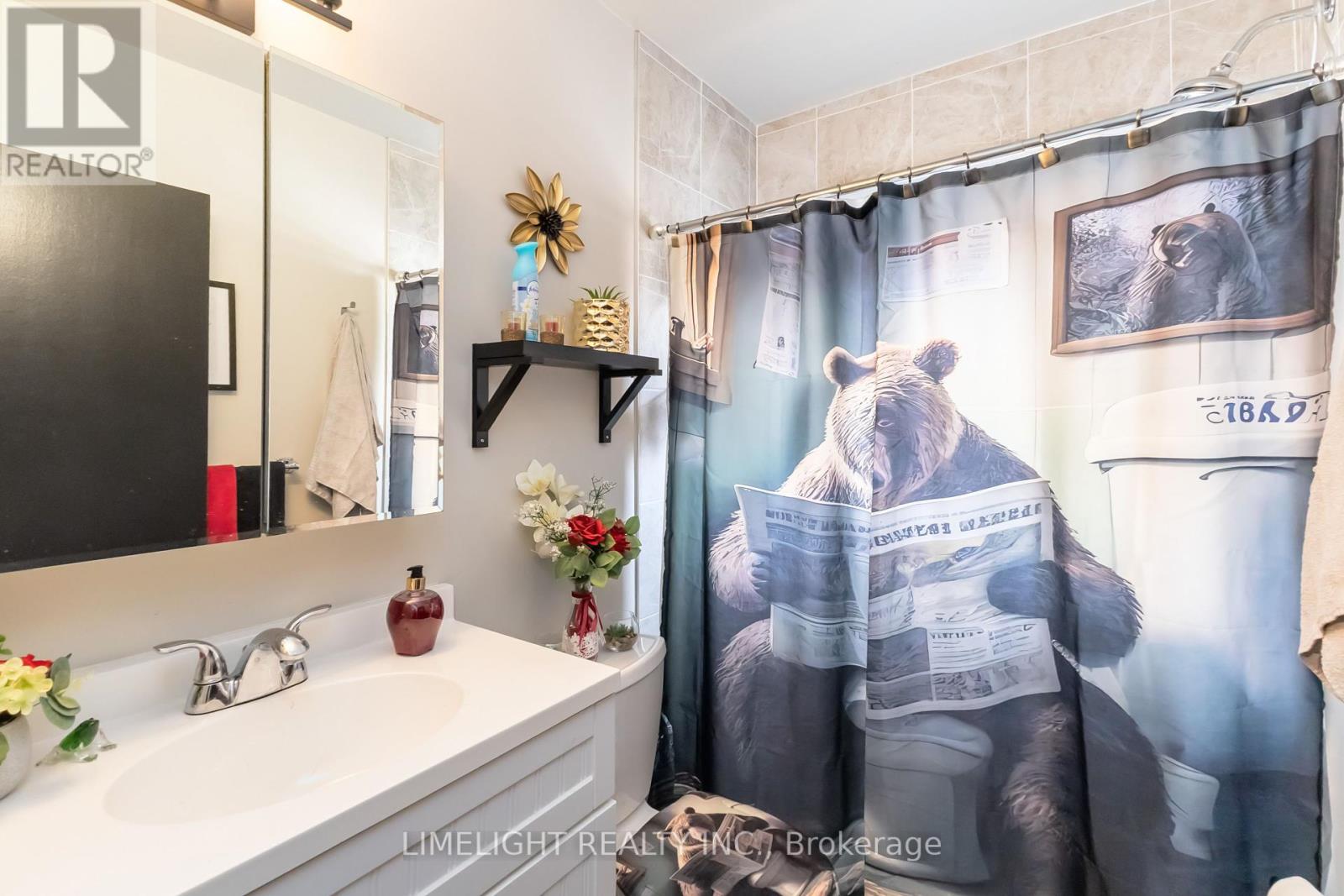 124 Susan Avenue, London East, Ontario  N5V 2G4 - Photo 19 - X12354546