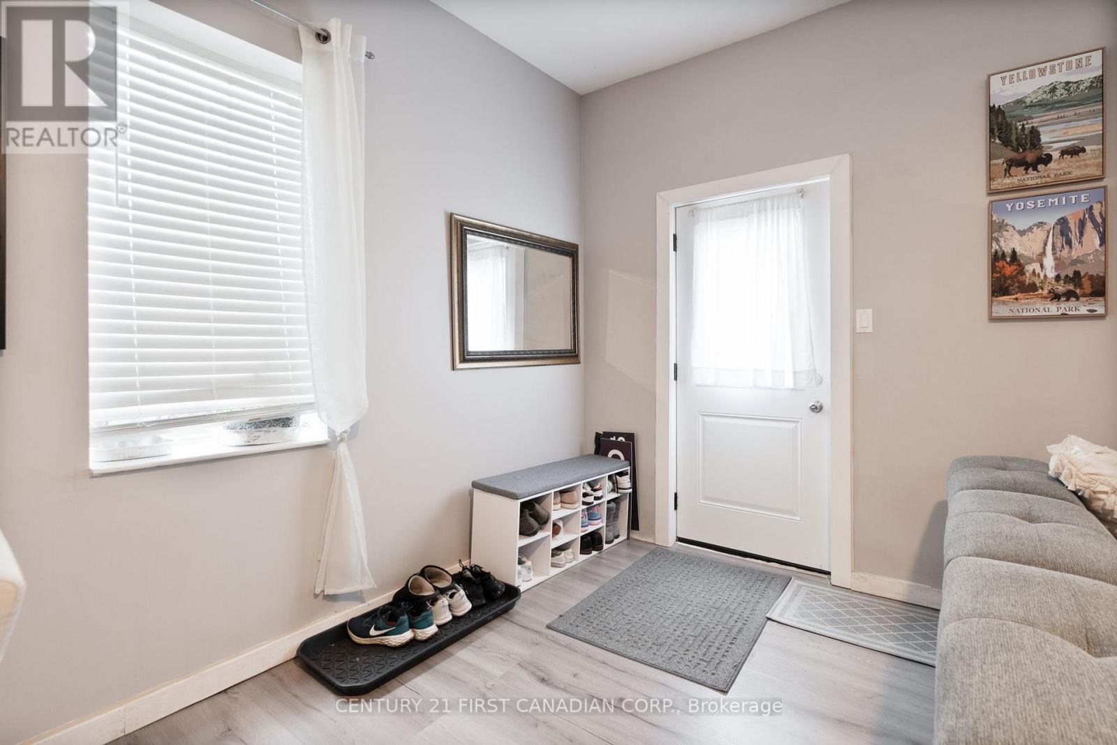 22430 Adelaide Road, Strathroy-Caradoc, Ontario  N0L 1W0 - Photo 3 - X12354620
