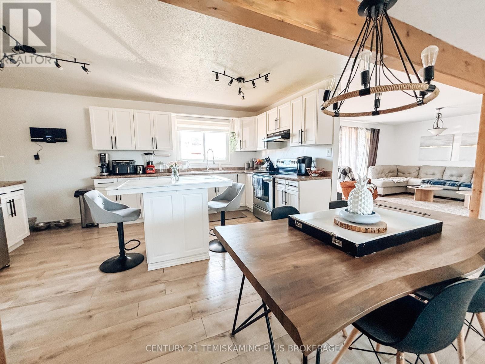 203 Roland Road, Temiskaming Shores, Ontario  P0J 1P0 - Photo 12 - T12354570