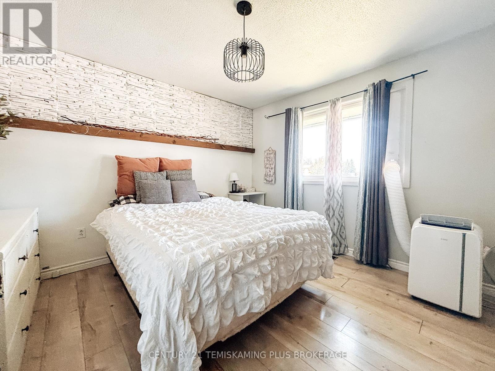 203 Roland Road, Temiskaming Shores, Ontario  P0J 1P0 - Photo 16 - T12354570