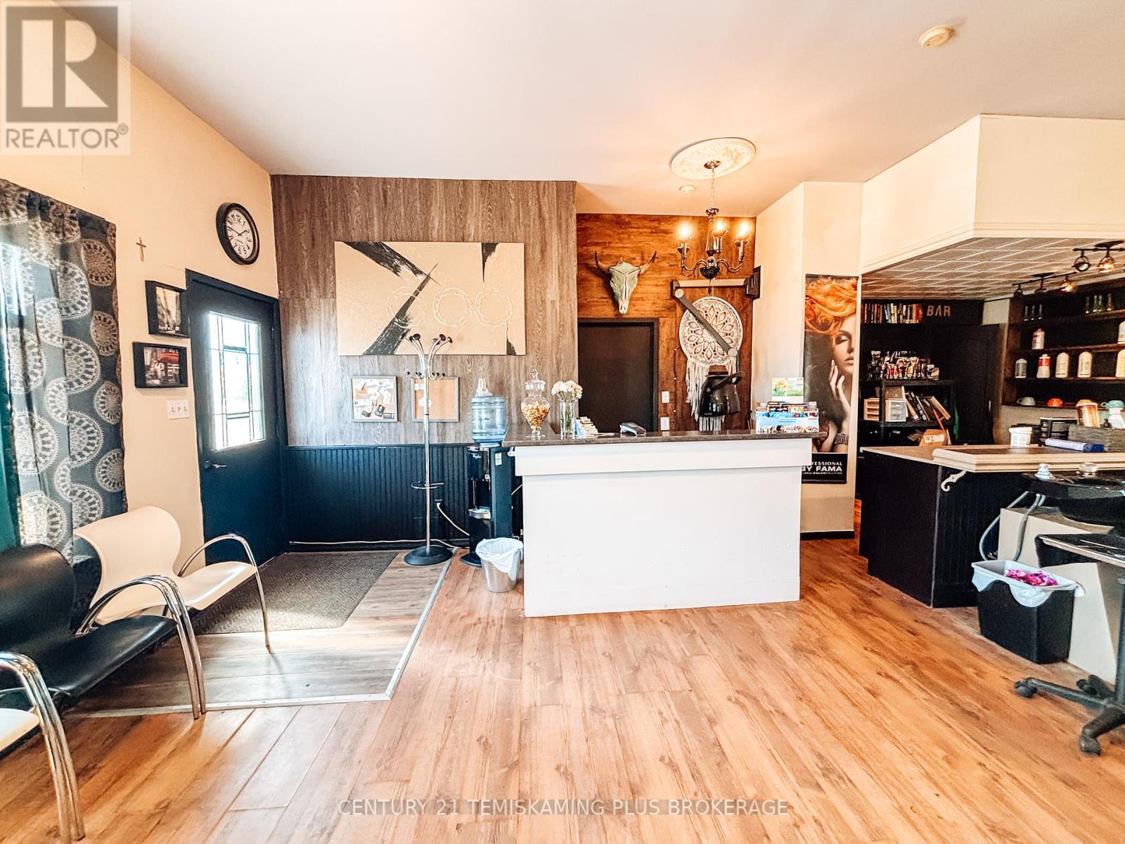 203 Roland Road, Temiskaming Shores, Ontario  P0J 1P0 - Photo 6 - T12354570