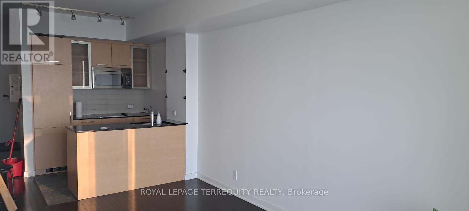 4403 - 12 York Street, Toronto, Ontario  M5J 0A9 - Photo 2 - C12354490