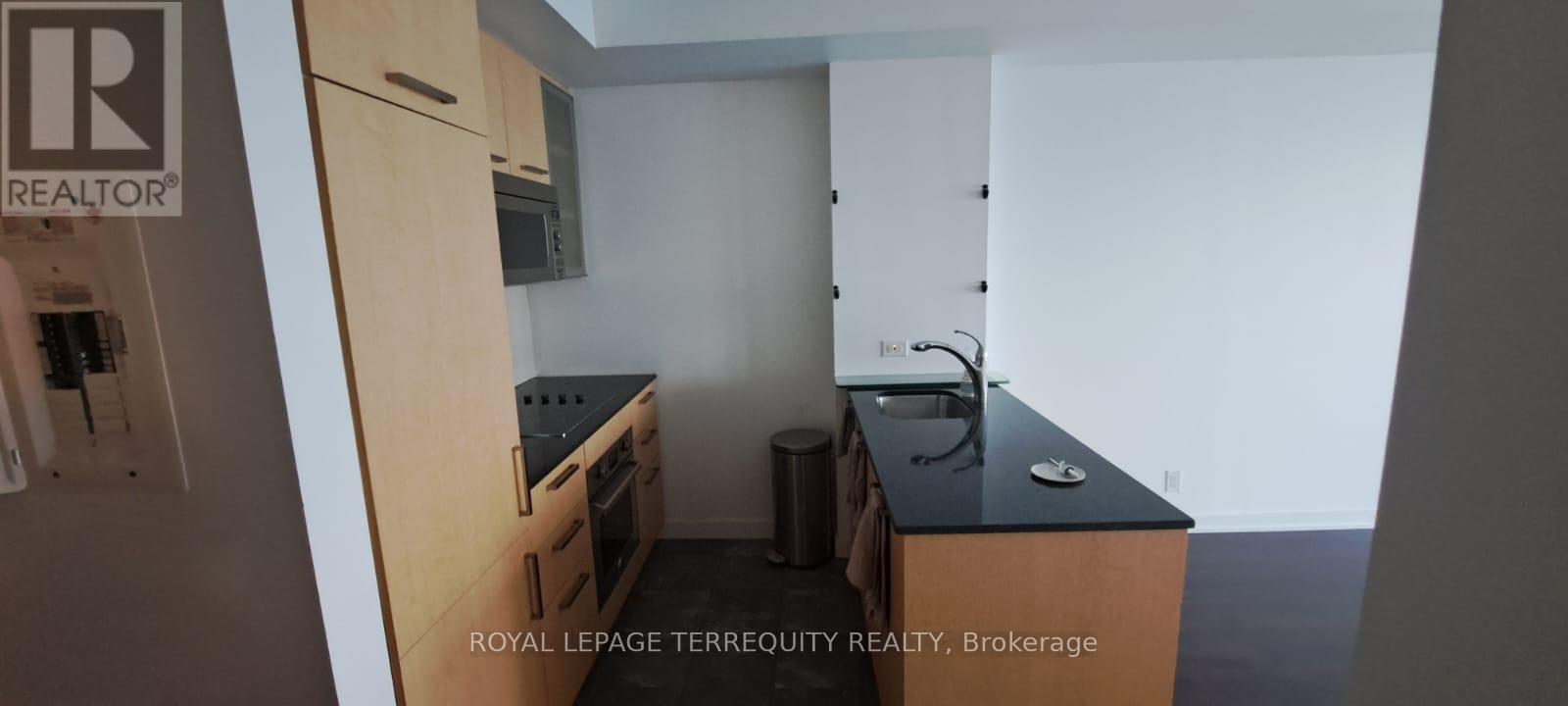 4403 - 12 York Street, Toronto, Ontario  M5J 0A9 - Photo 3 - C12354490