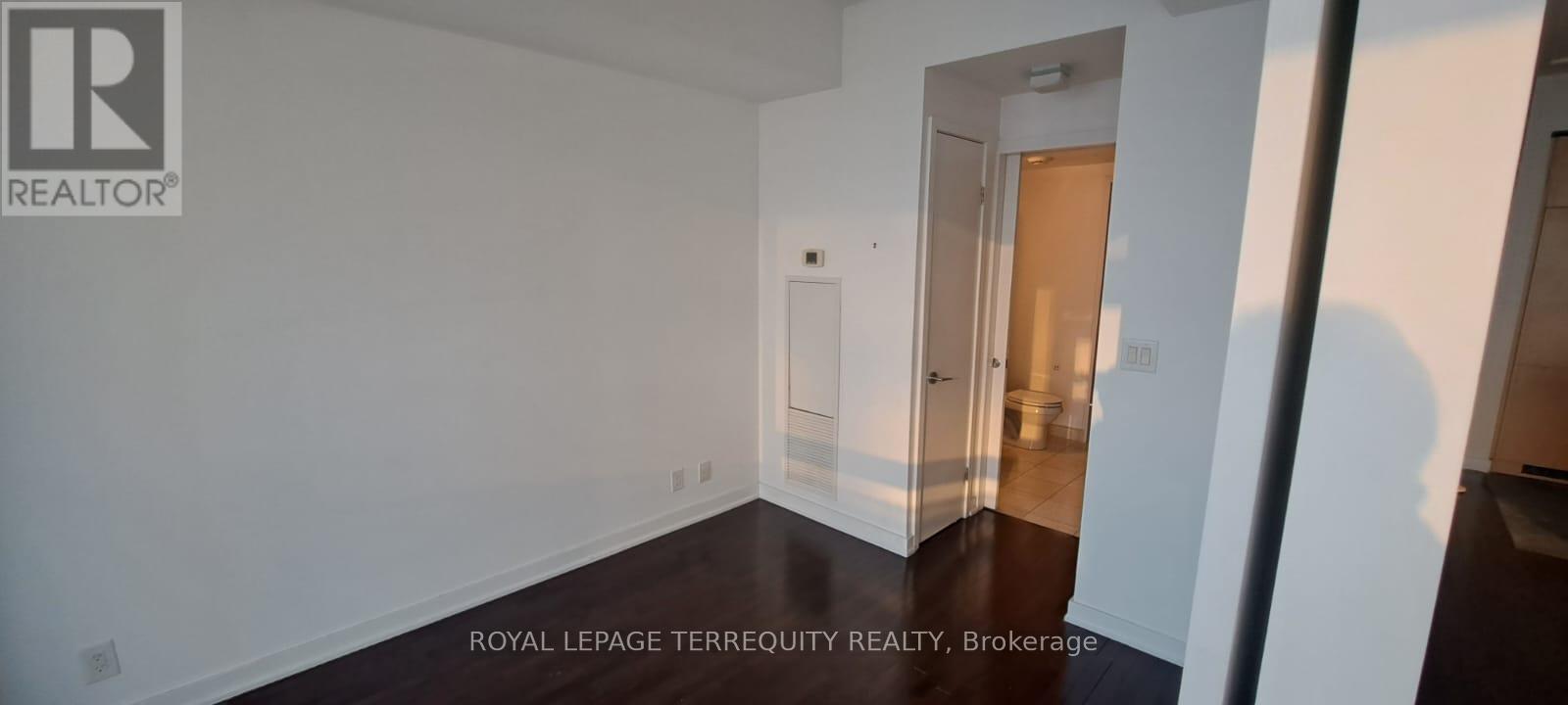 4403 - 12 York Street, Toronto, Ontario  M5J 0A9 - Photo 6 - C12354490