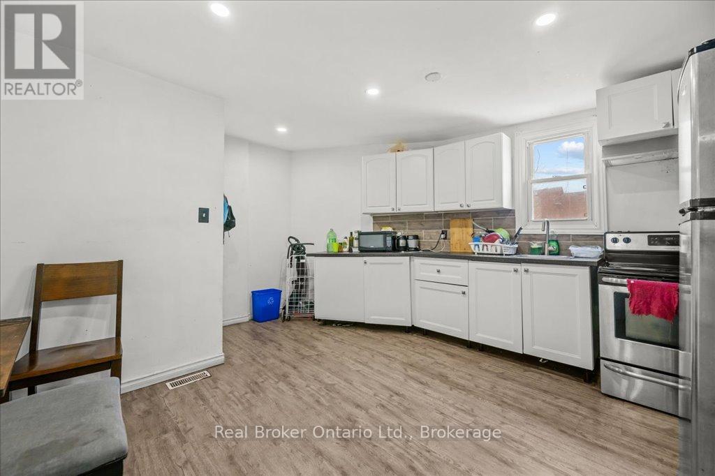 5000 Bridge Street, Niagara Falls, Ontario  L2E 2S5 - Photo 12 - X12354510