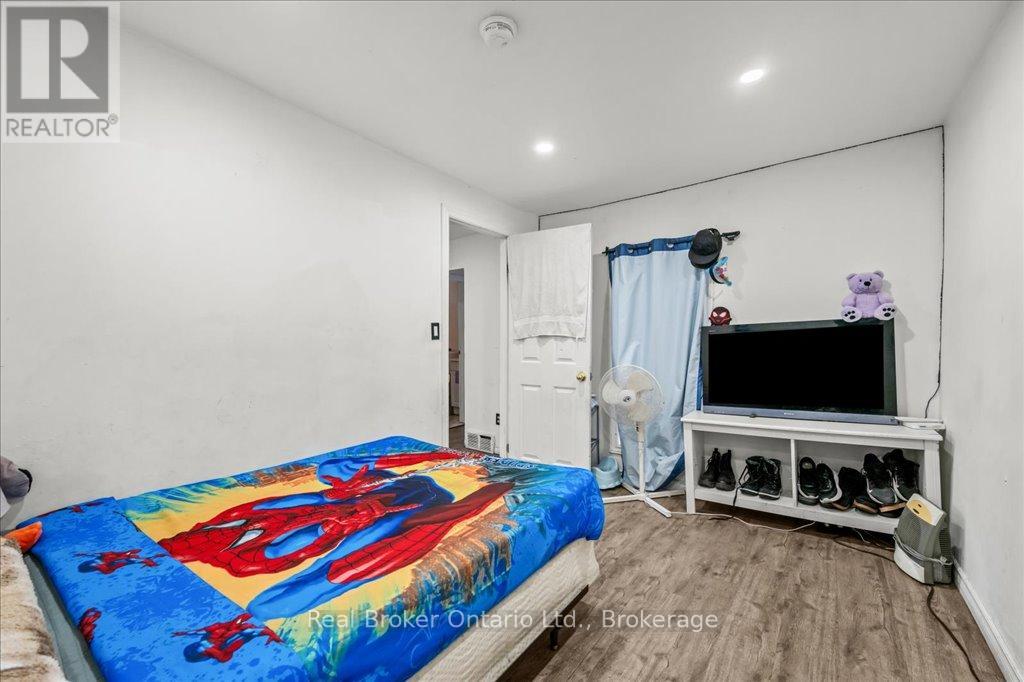 5000 Bridge Street, Niagara Falls, Ontario  L2E 2S5 - Photo 13 - X12354510