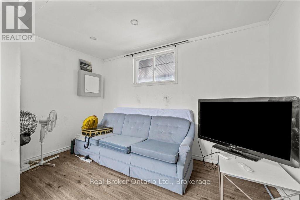 5000 Bridge Street, Niagara Falls, Ontario  L2E 2S5 - Photo 15 - X12354510
