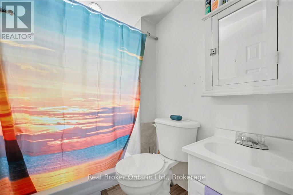 5000 Bridge Street, Niagara Falls, Ontario  L2E 2S5 - Photo 16 - X12354510