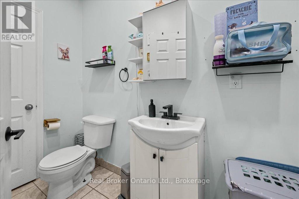 5000 Bridge Street, Niagara Falls, Ontario  L2E 2S5 - Photo 6 - X12354510