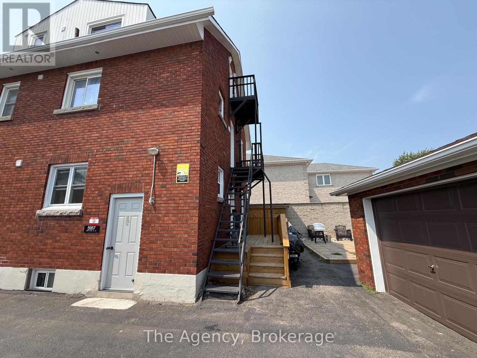 5957 Barker Street, Niagara Falls, Ontario  L2G 1Y5 - Photo 7 - X12354526