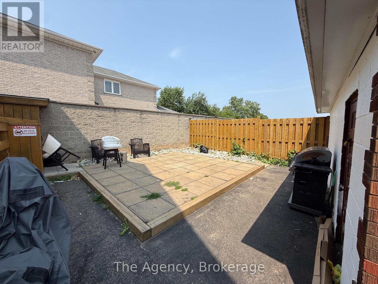 5957 Barker Street, Niagara Falls, Ontario  L2G 1Y5 - Photo 8 - X12354526