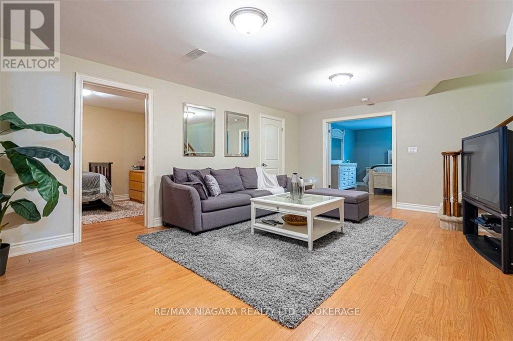 8018 Cathedral Drive, Niagara Falls, Ontario  L2H 2Z2 - Photo 46 - X12354592