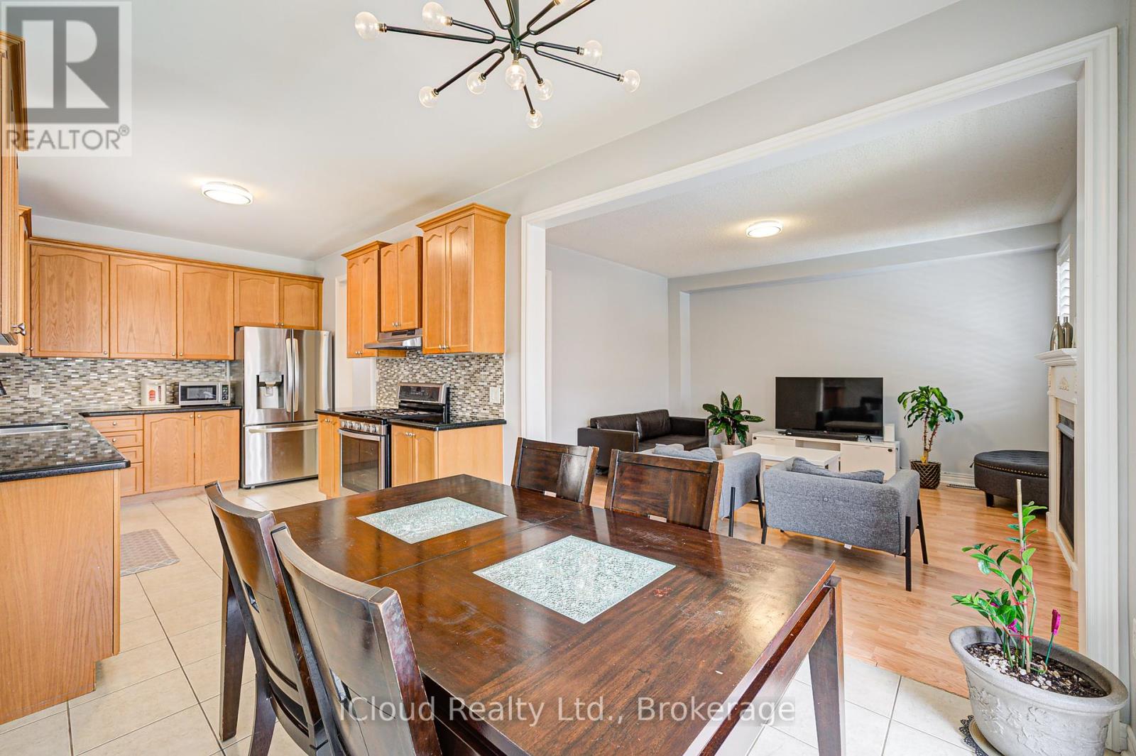 29 Teal Crest Circle, Brampton (Credit Valley), Ontario  L6X 2Z5 - Photo 14 - W12341683