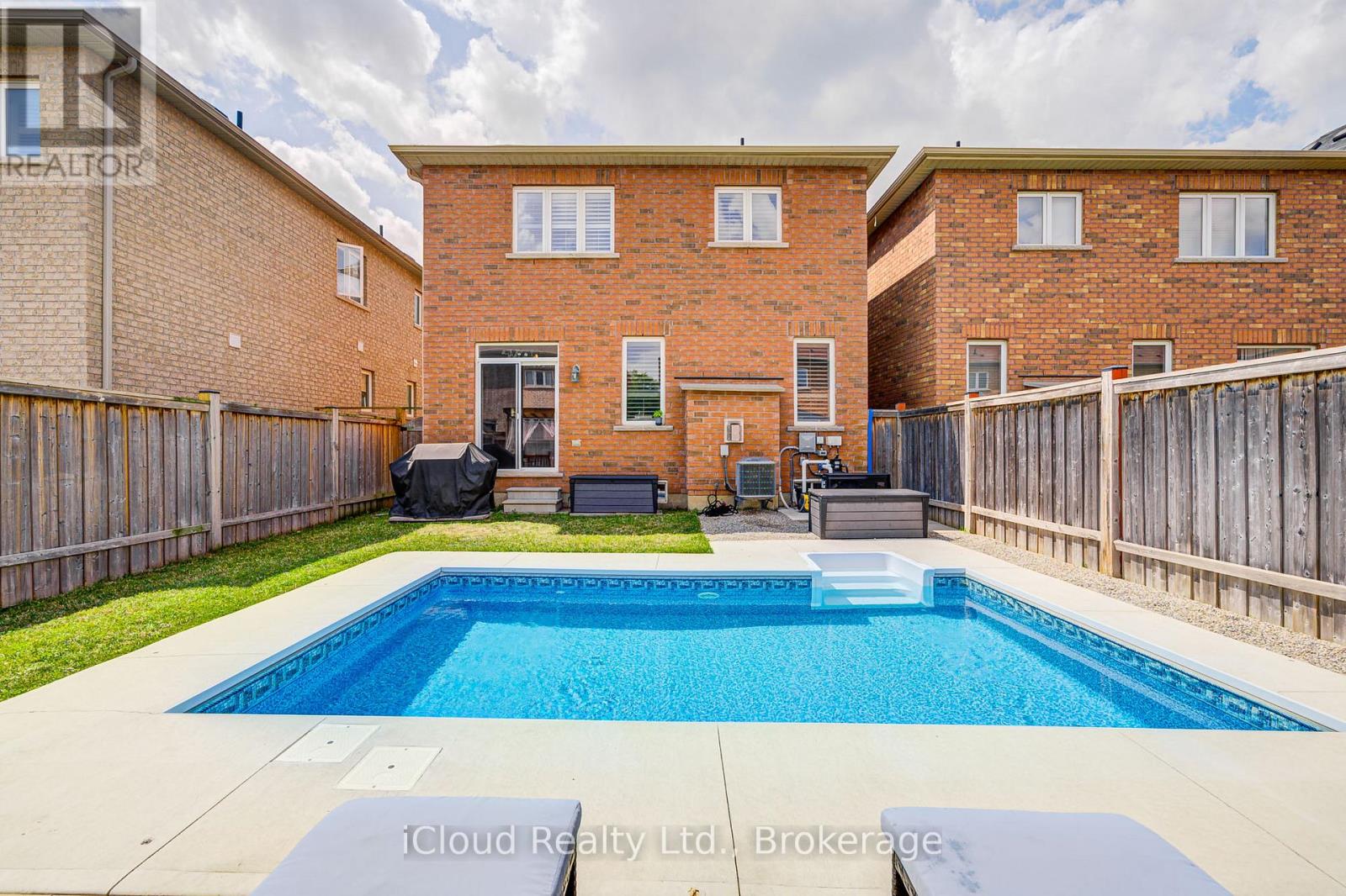 29 Teal Crest Circle, Brampton (Credit Valley), Ontario  L6X 2Z5 - Photo 46 - W12341683