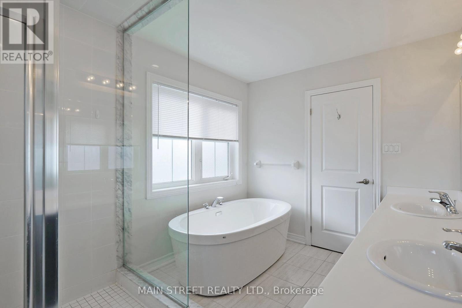 1071 Cole Street, Innisfil, Ontario  L9S 4R4 - Photo 25 - N12354467