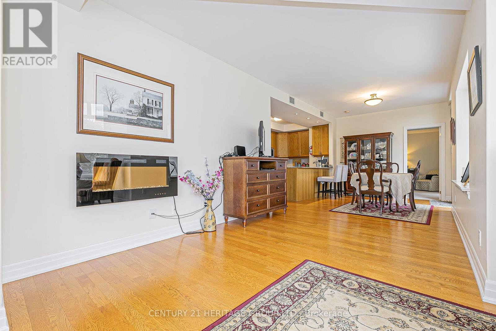 202 - 10 Ashton Road, Newmarket, Ontario  L3Y 5V5 - Photo 23 - N12354472
