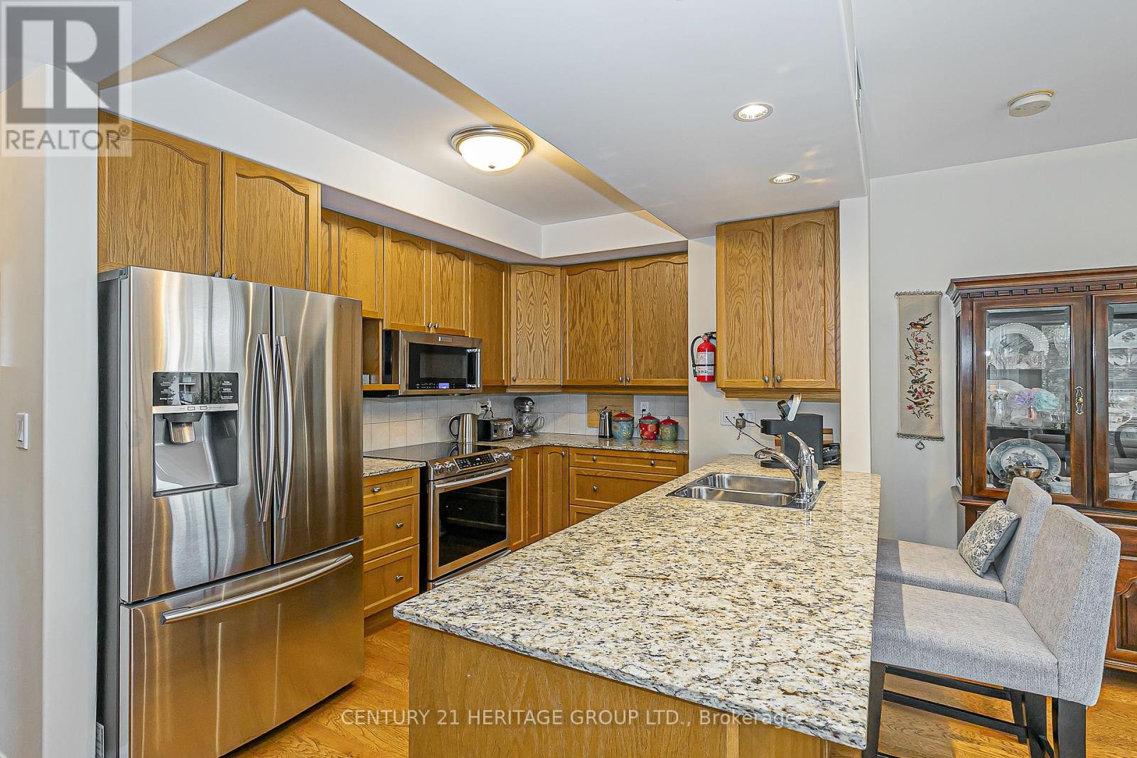 202 - 10 Ashton Road, Newmarket, Ontario  L3Y 5V5 - Photo 6 - N12354472
