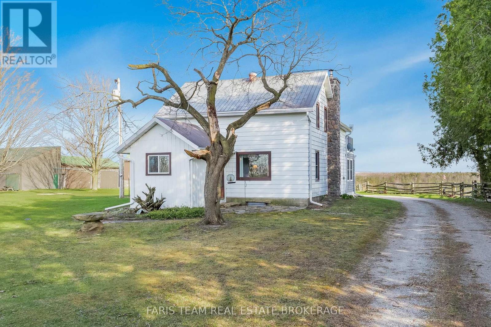83 Hummingbird Hill Road, Oro-Medonte, Ontario  L0K 1N0 - Photo 4 - S12354460
