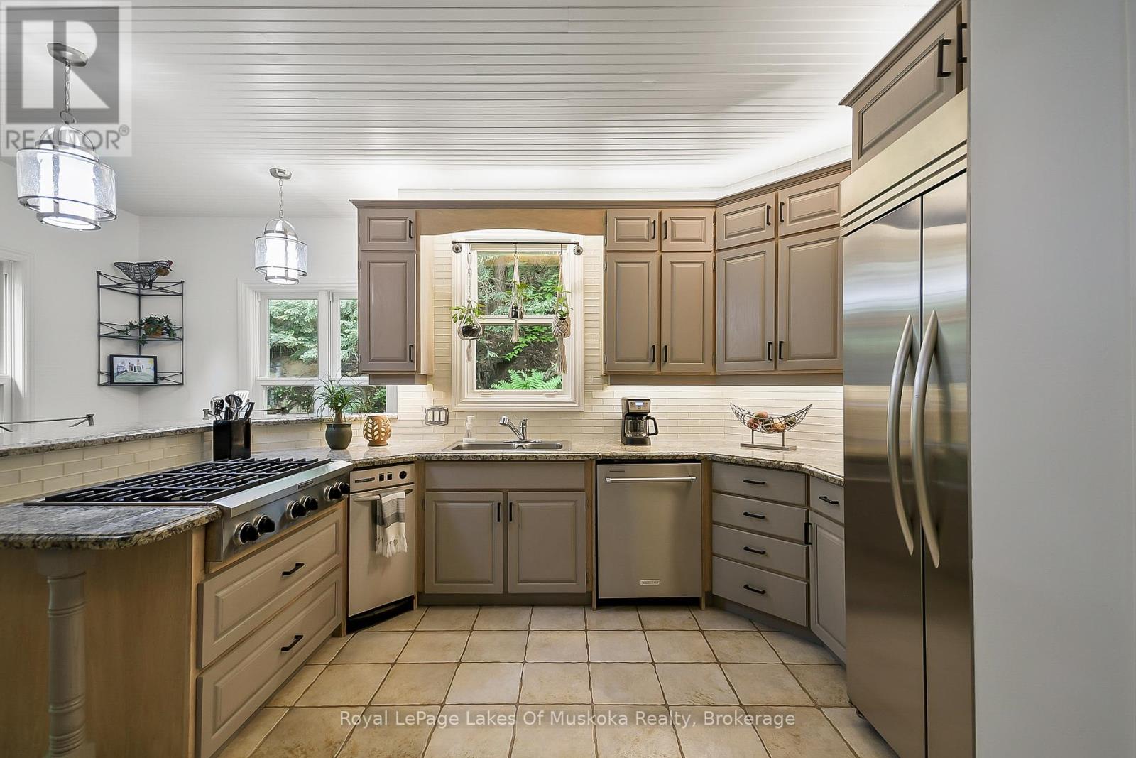 103 Southbank Drive, Bracebridge, Ontario  P1L 1G3 - Photo 20 - X12354547