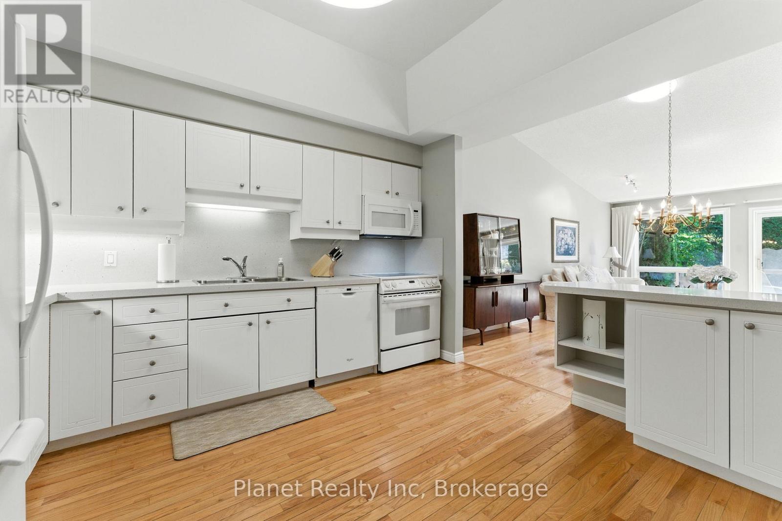 19 Village Green Drive, Guelph, Ontario  N1G 4X7 - Photo 12 - X12354605