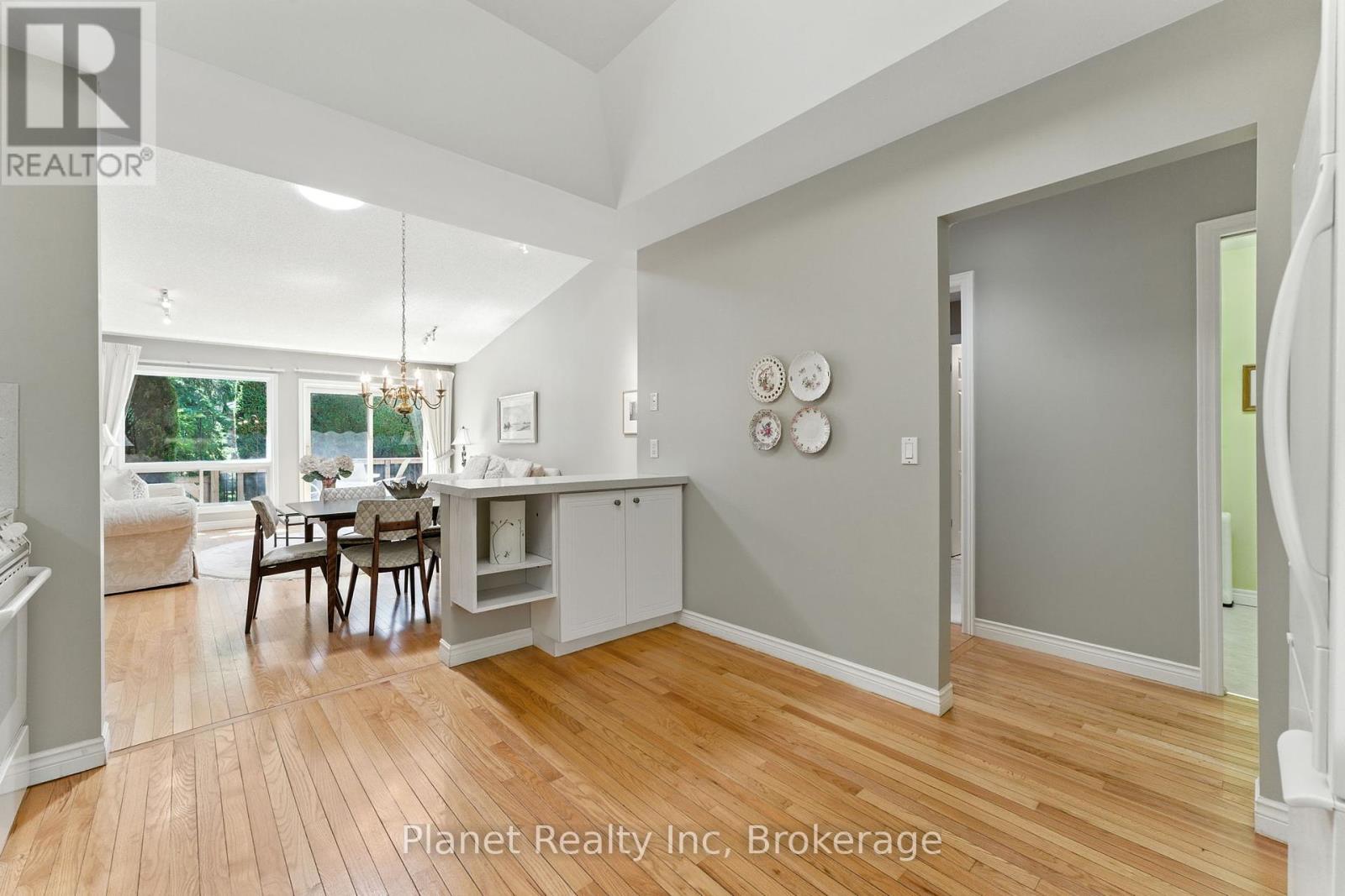 19 Village Green Drive, Guelph, Ontario  N1G 4X7 - Photo 14 - X12354605