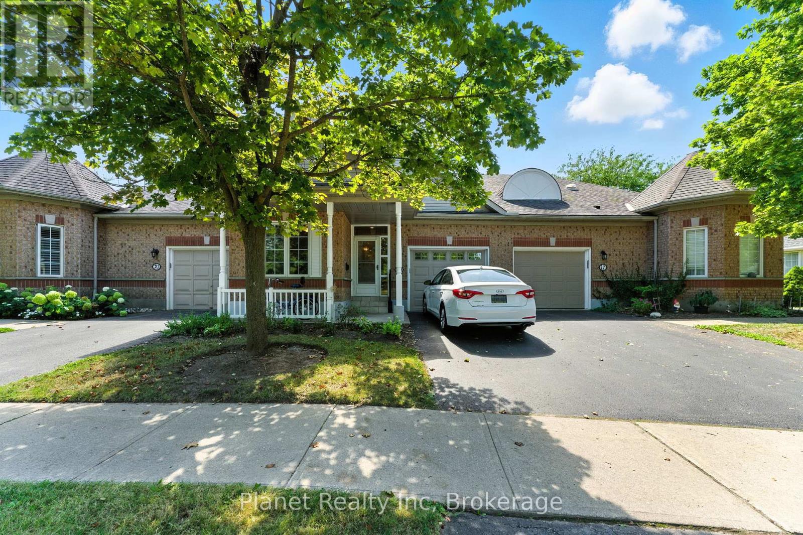 19 Village Green Drive, Guelph, Ontario  N1G 4X7 - Photo 2 - X12354605