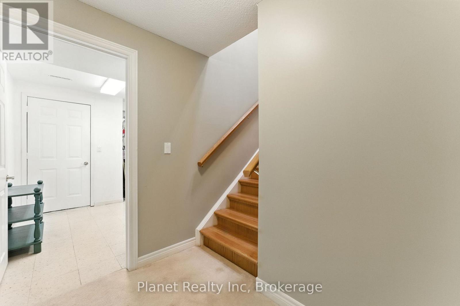 19 Village Green Drive, Guelph, Ontario  N1G 4X7 - Photo 27 - X12354605