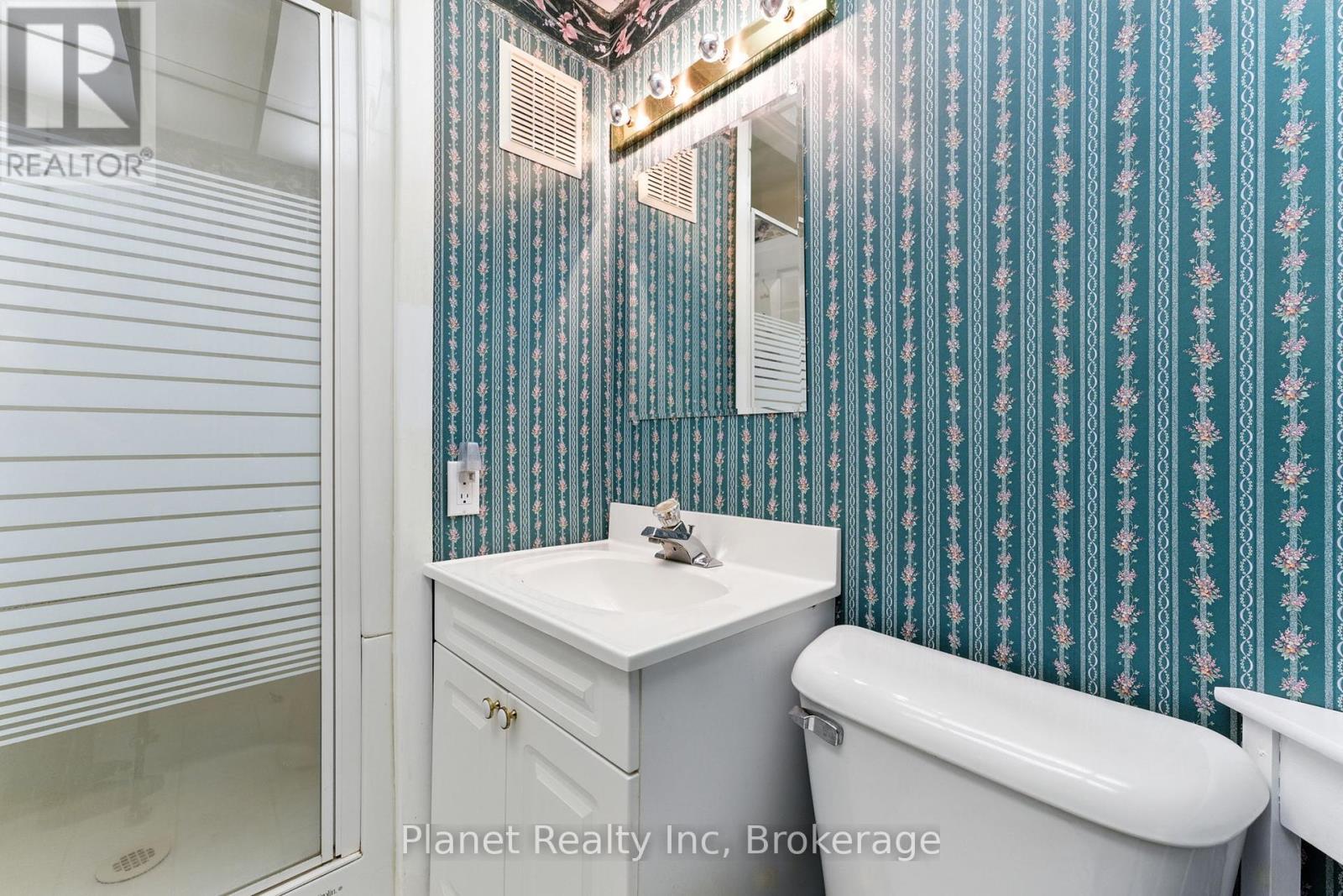 19 Village Green Drive, Guelph, Ontario  N1G 4X7 - Photo 30 - X12354605
