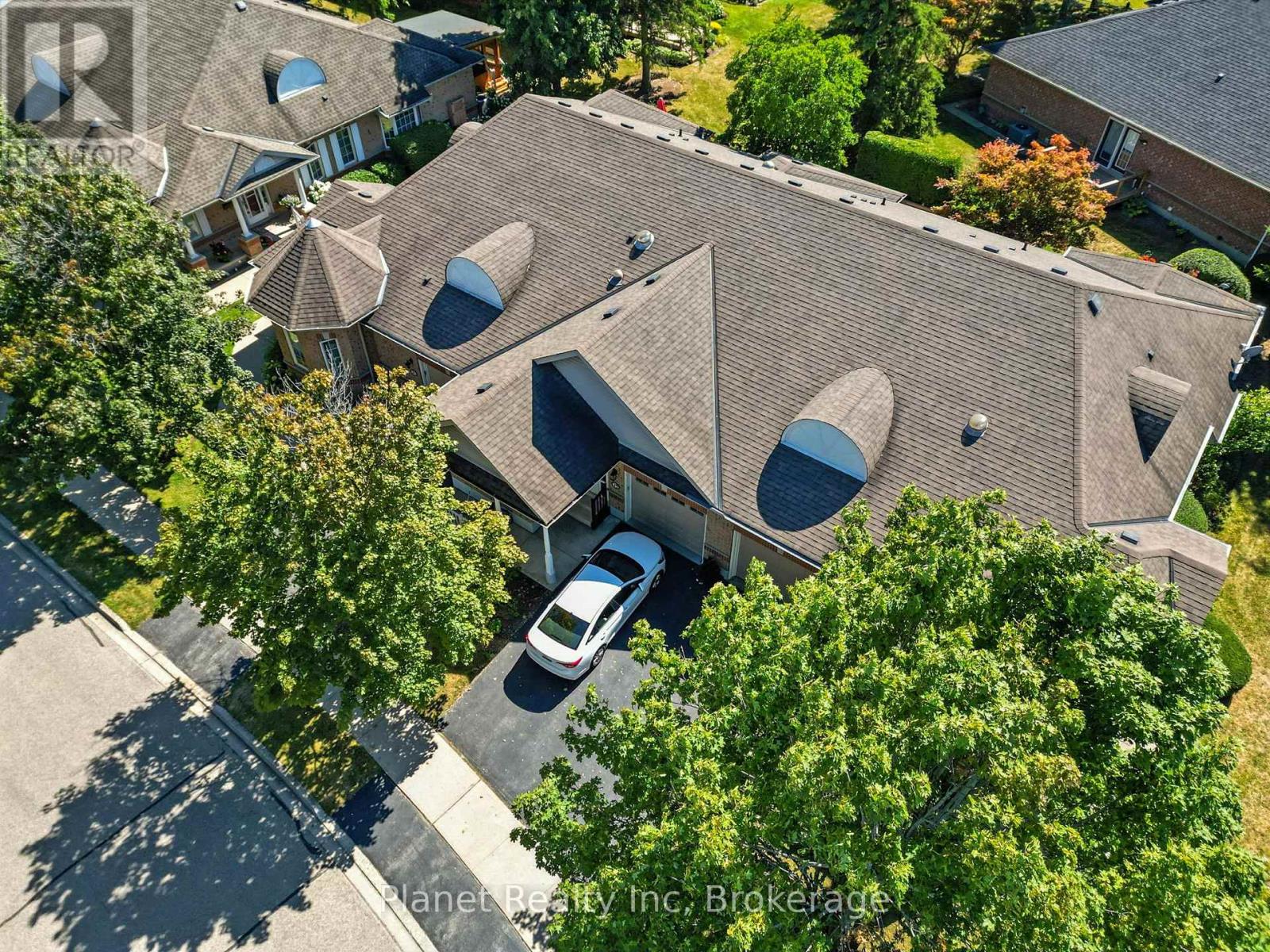 19 Village Green Drive, Guelph, Ontario  N1G 4X7 - Photo 4 - X12354605
