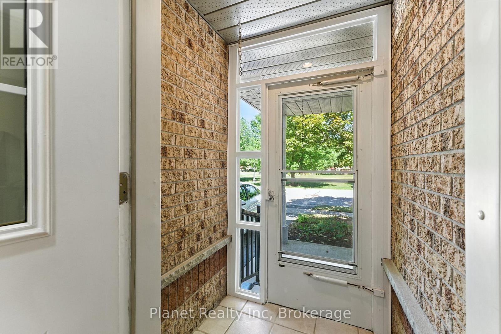 19 Village Green Drive, Guelph, Ontario  N1G 4X7 - Photo 7 - X12354605