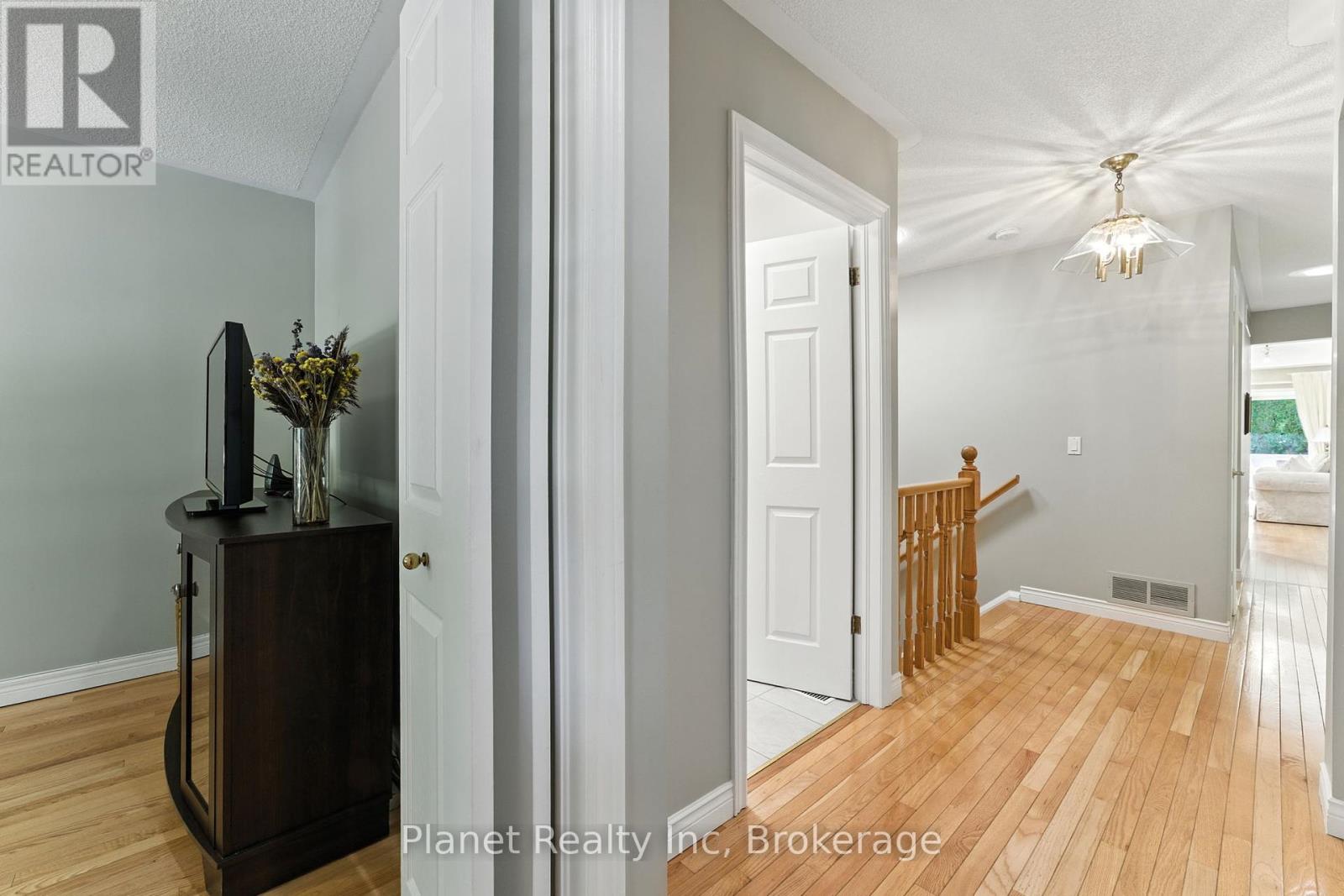 19 Village Green Drive, Guelph, Ontario  N1G 4X7 - Photo 9 - X12354605