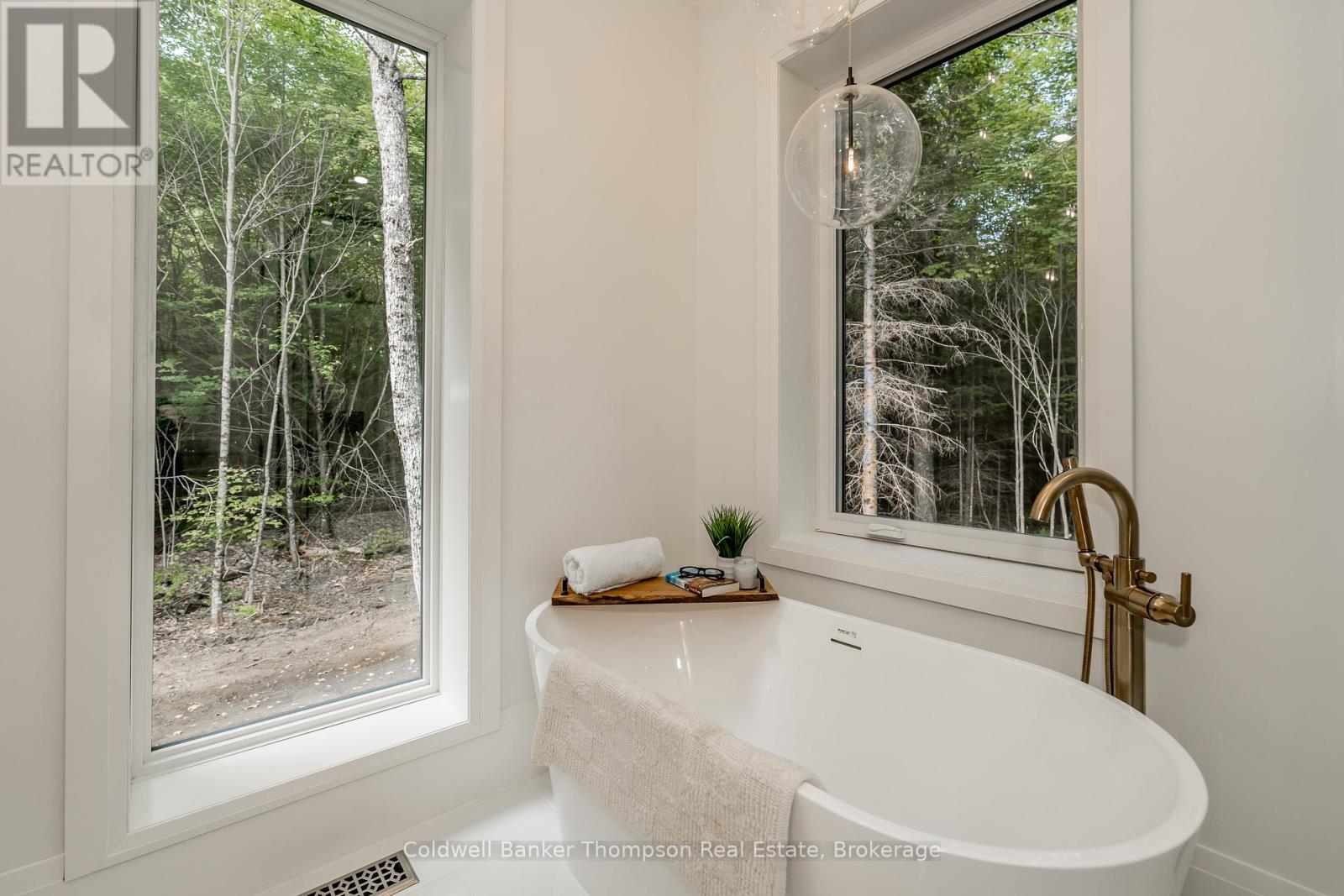 2341 Limberlost Road, Lake Of Bays, Ontario  P1H 2J6 - Photo 22 - X12354616