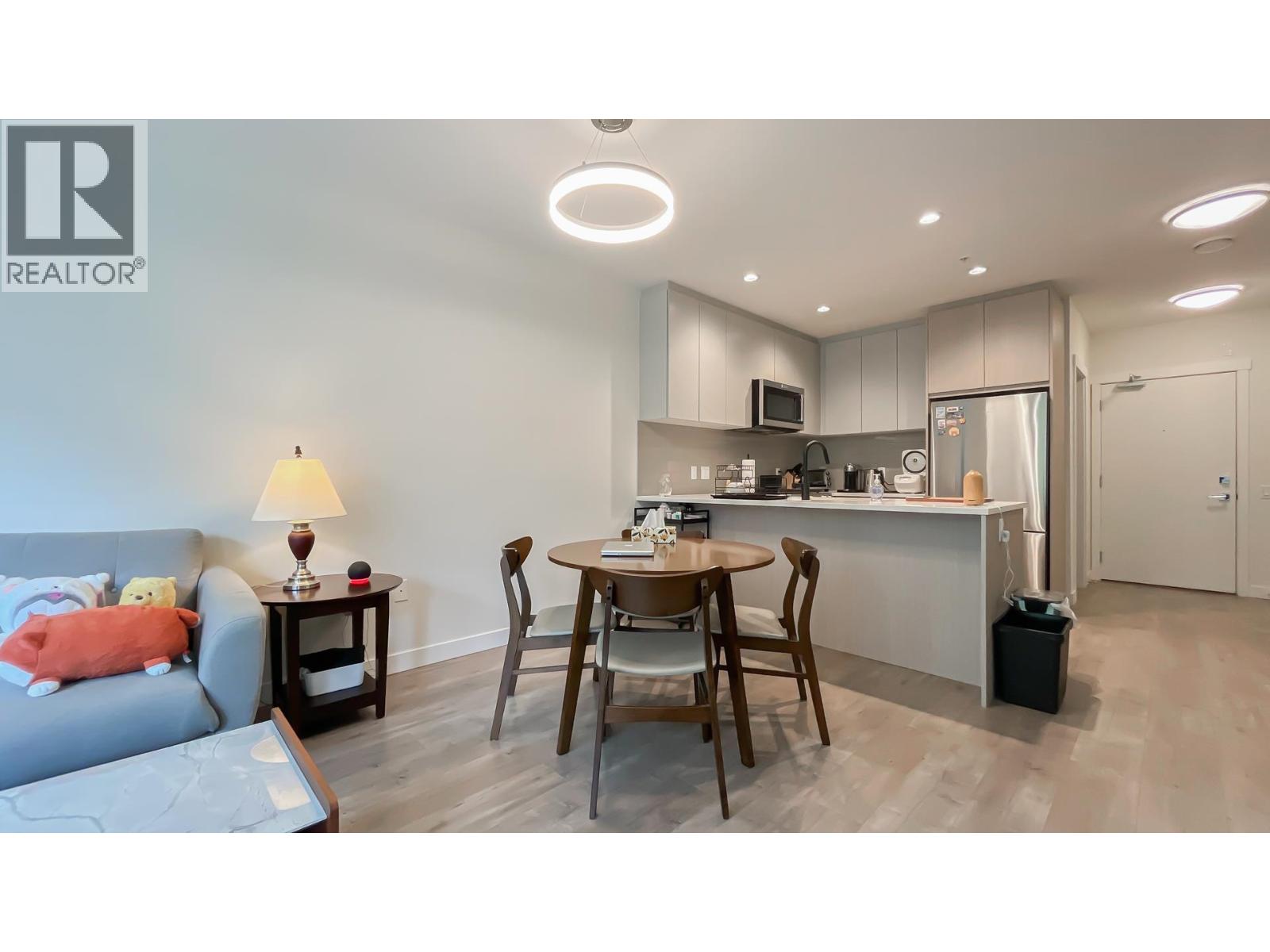 104 707 Como Lake Avenue, Coquitlam, British Columbia  V3J 0J5 - Photo 2 - R3025977