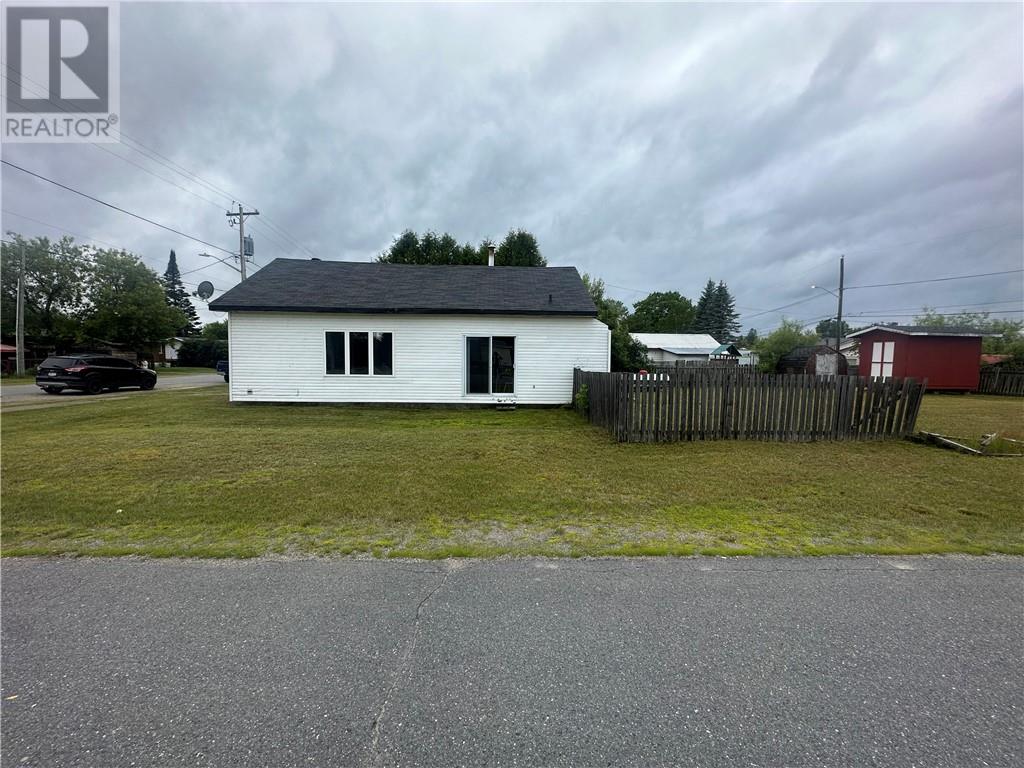 24 Algoma Street, Webbwood, Ontario  P0P 2G0 - Photo 21 - 2124224