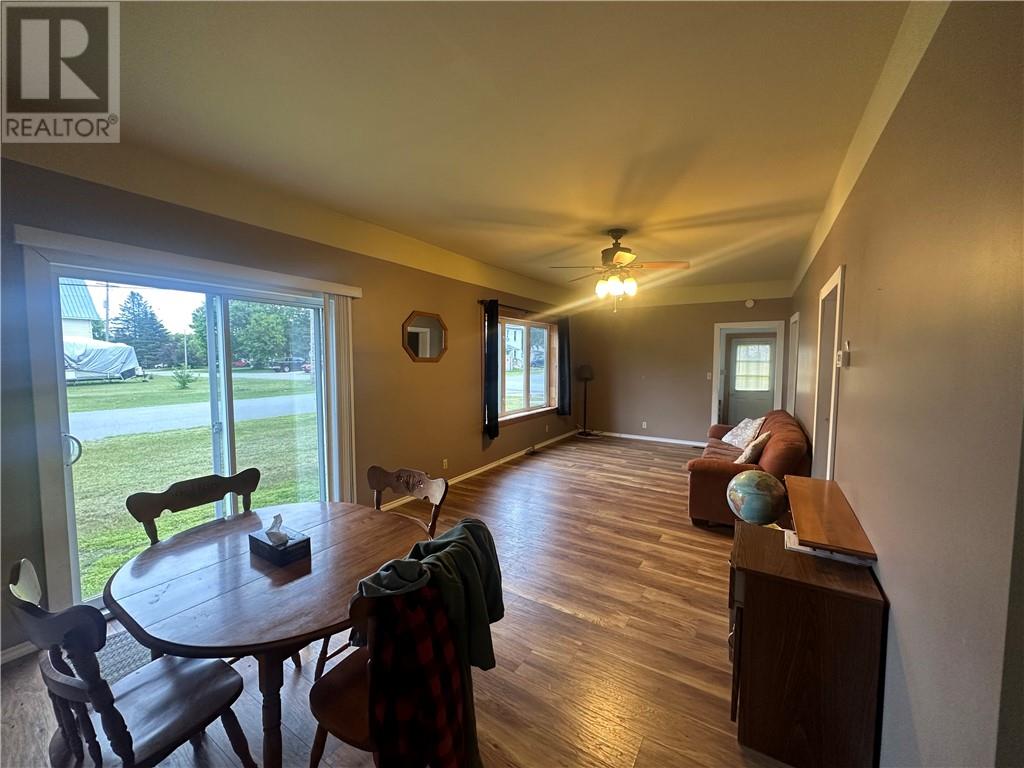 24 Algoma Street, Webbwood, Ontario  P0P 2G0 - Photo 5 - 2124224