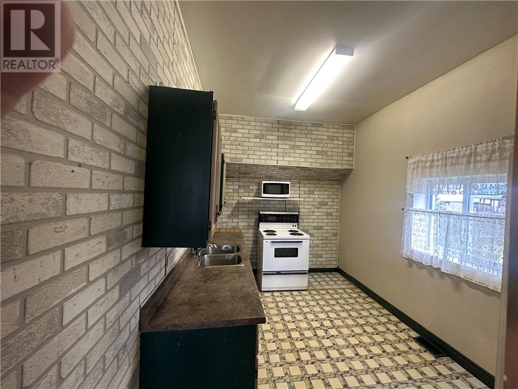 24 Algoma Street, Webbwood, Ontario  P0P 2G0 - Photo 7 - 2124224