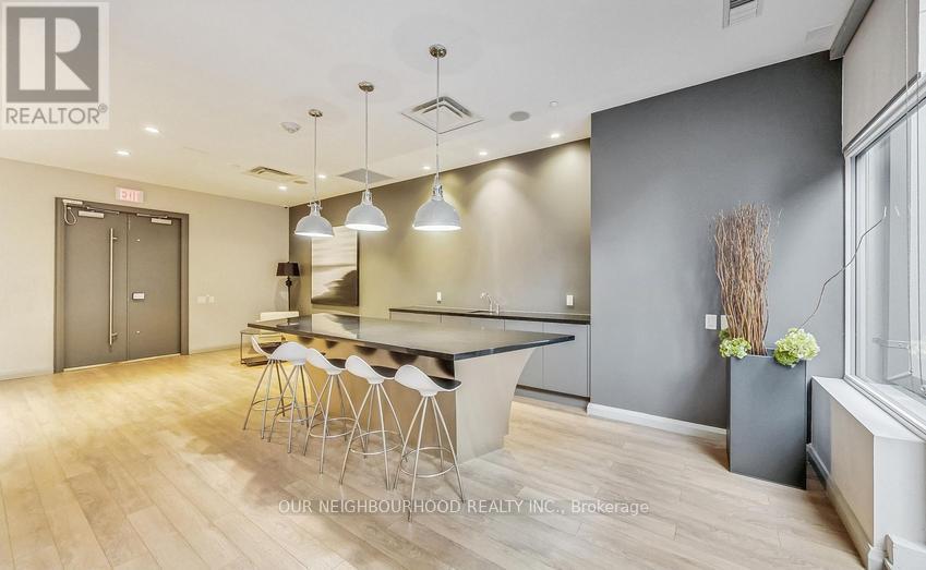 1210 - 155 Yorkville Avenue, Toronto, Ontario  M5R 0B4 - Photo 11 - C12343297
