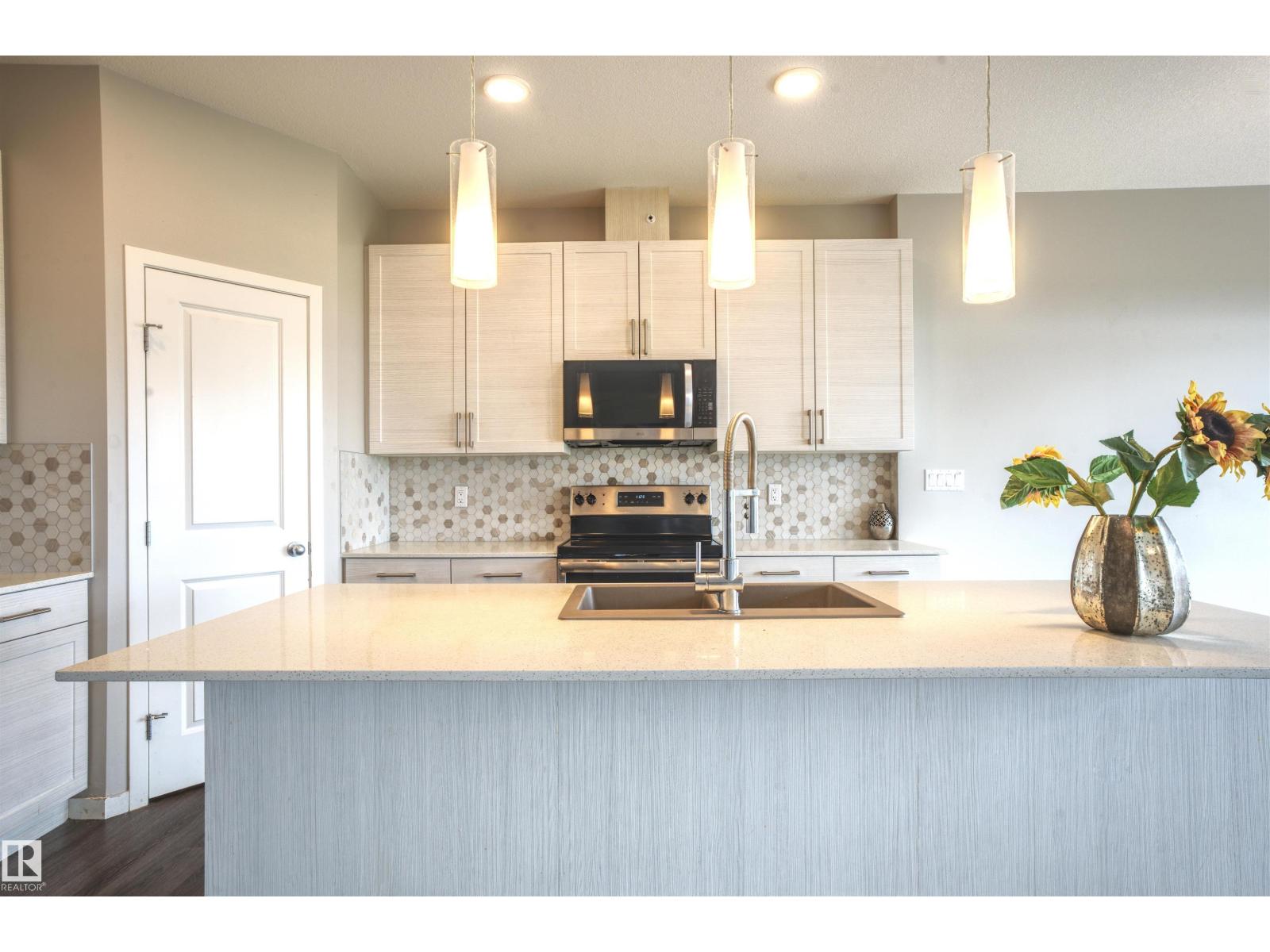 3327 Parker Lo Sw, Edmonton, Alberta  T6W 4C2 - Photo 9 - E4453513