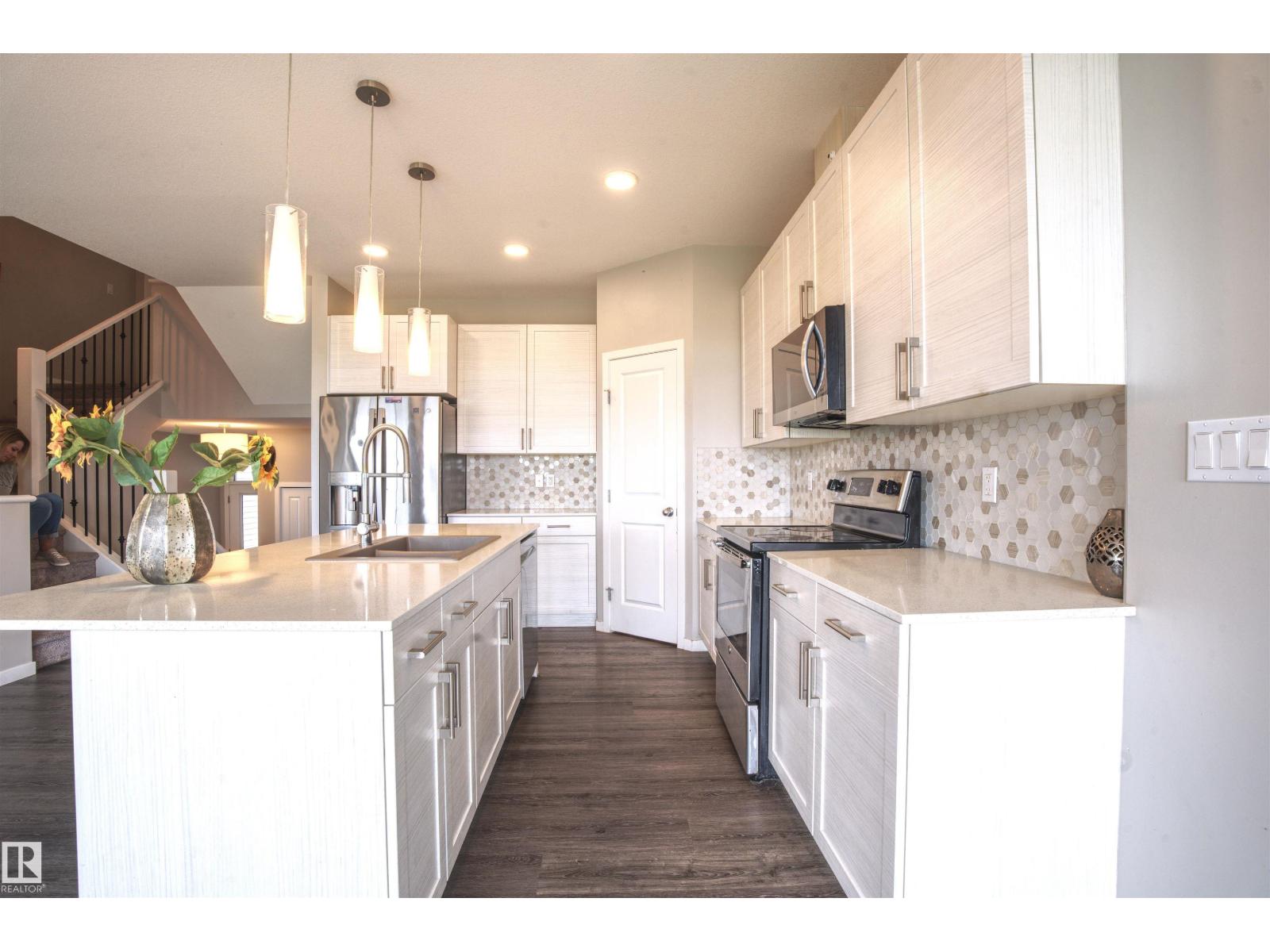 3327 Parker Lo Sw, Edmonton, Alberta  T6W 4C2 - Photo 7 - E4453513