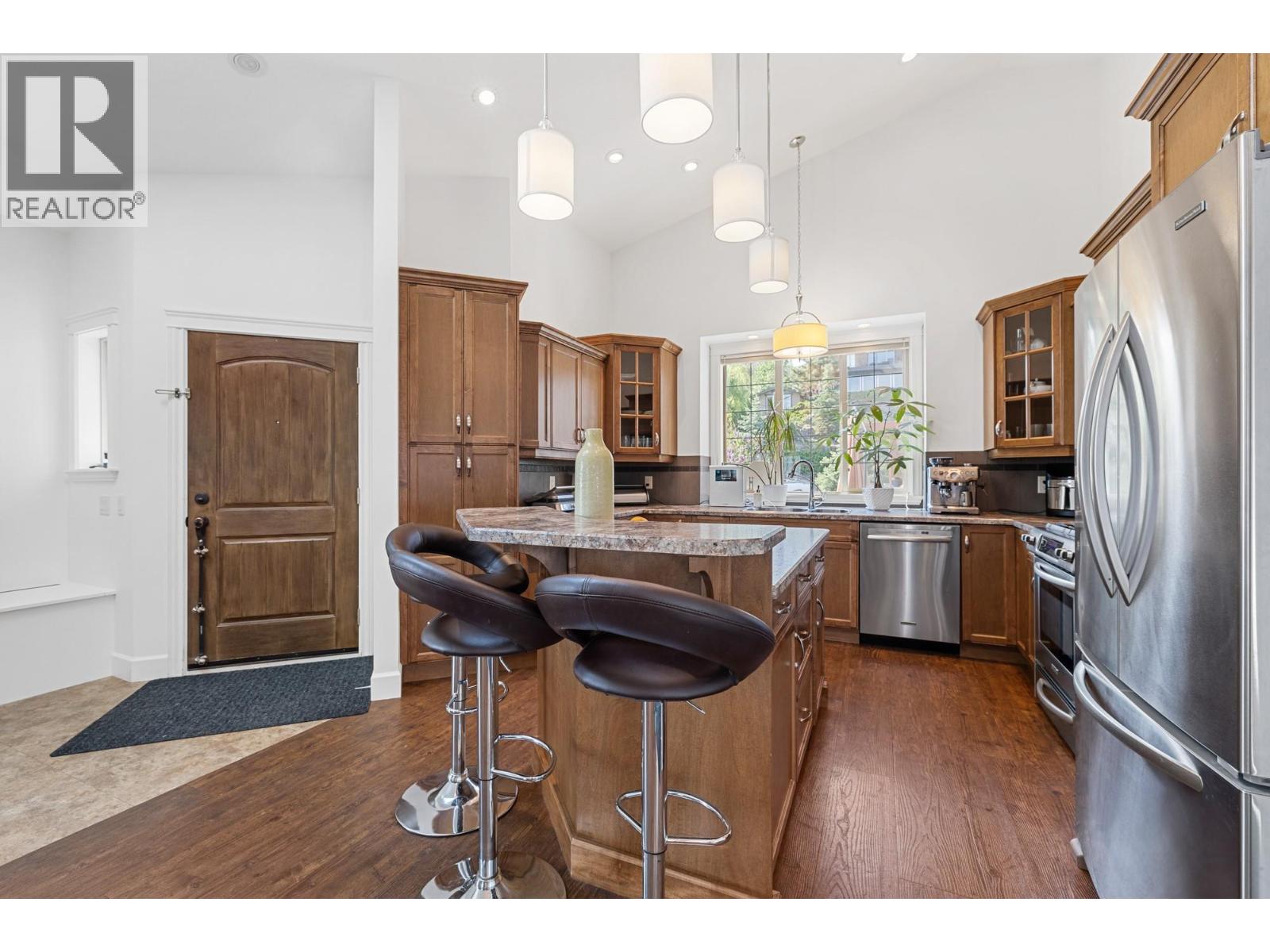 374 Trumpeter Court, Kelowna, British Columbia  V1W 5J4 - Photo 10 - 10360035