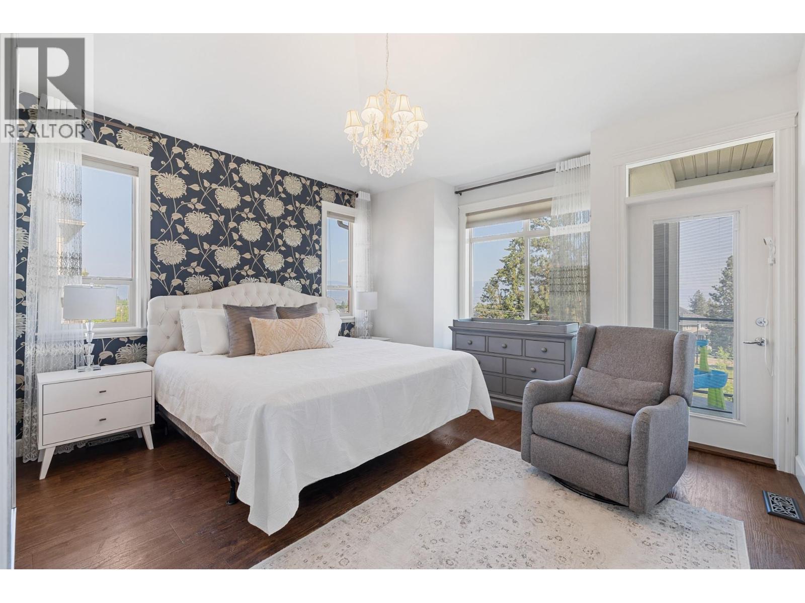 374 Trumpeter Court, Kelowna, British Columbia  V1W 5J4 - Photo 3 - 10360035