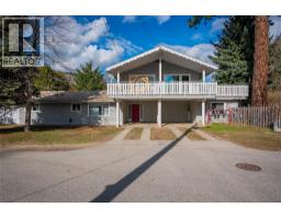 425 8th Avenue, montrose, British Columbia