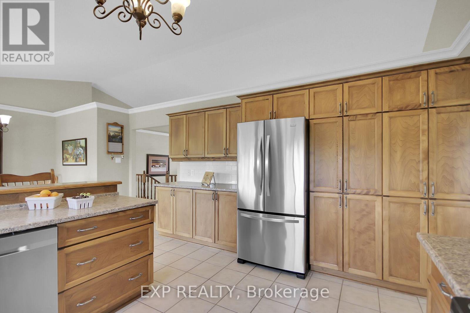 372 Stonehome Crescent, Mississippi Mills, Ontario  K0A 1A0 - Photo 16 - X12354644
