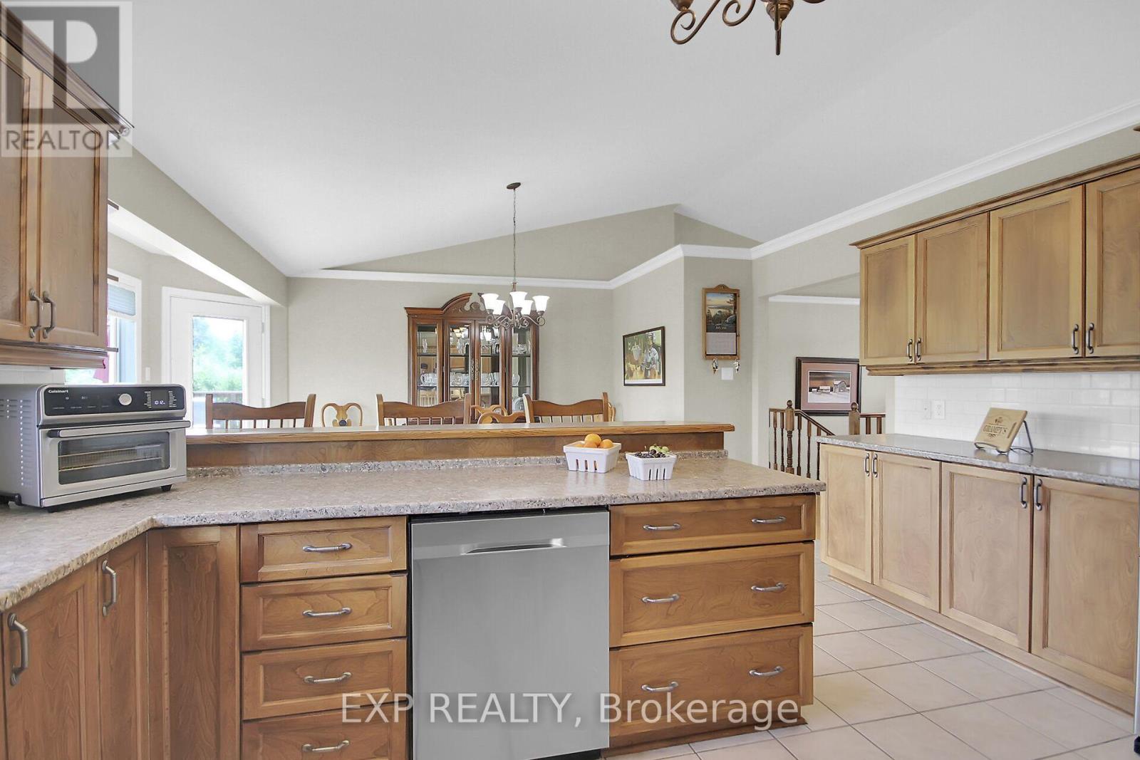 372 Stonehome Crescent, Mississippi Mills, Ontario  K0A 1A0 - Photo 17 - X12354644