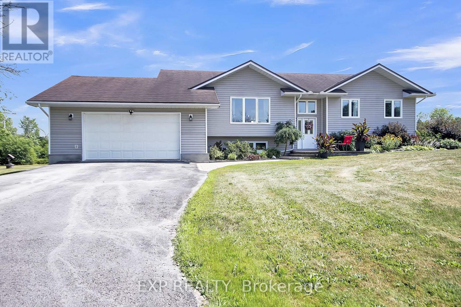 372 Stonehome Crescent, Mississippi Mills, Ontario  K0A 1A0 - Photo 2 - X12354644